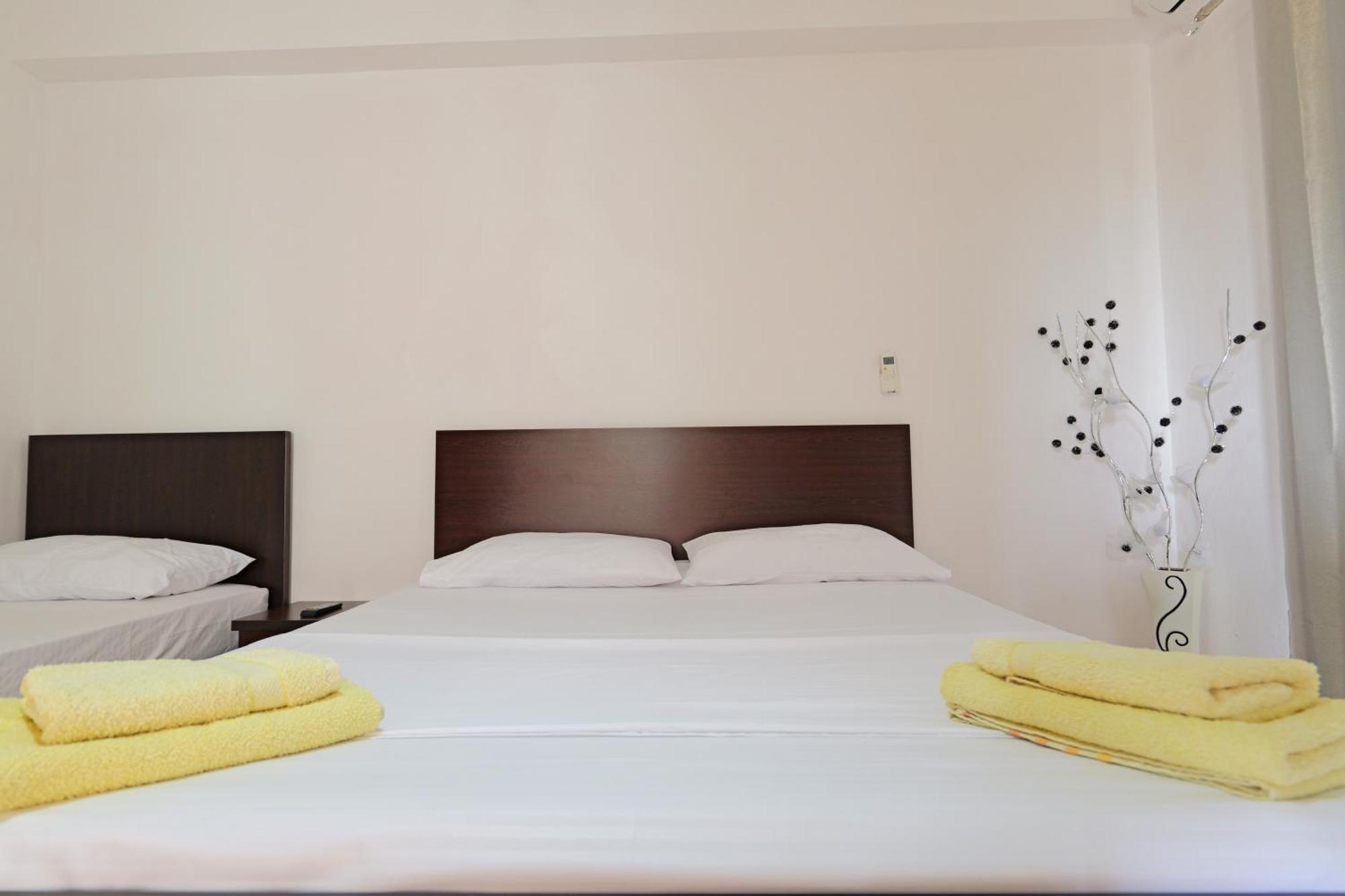 Brahimi Guest House Ksamil Exterior foto