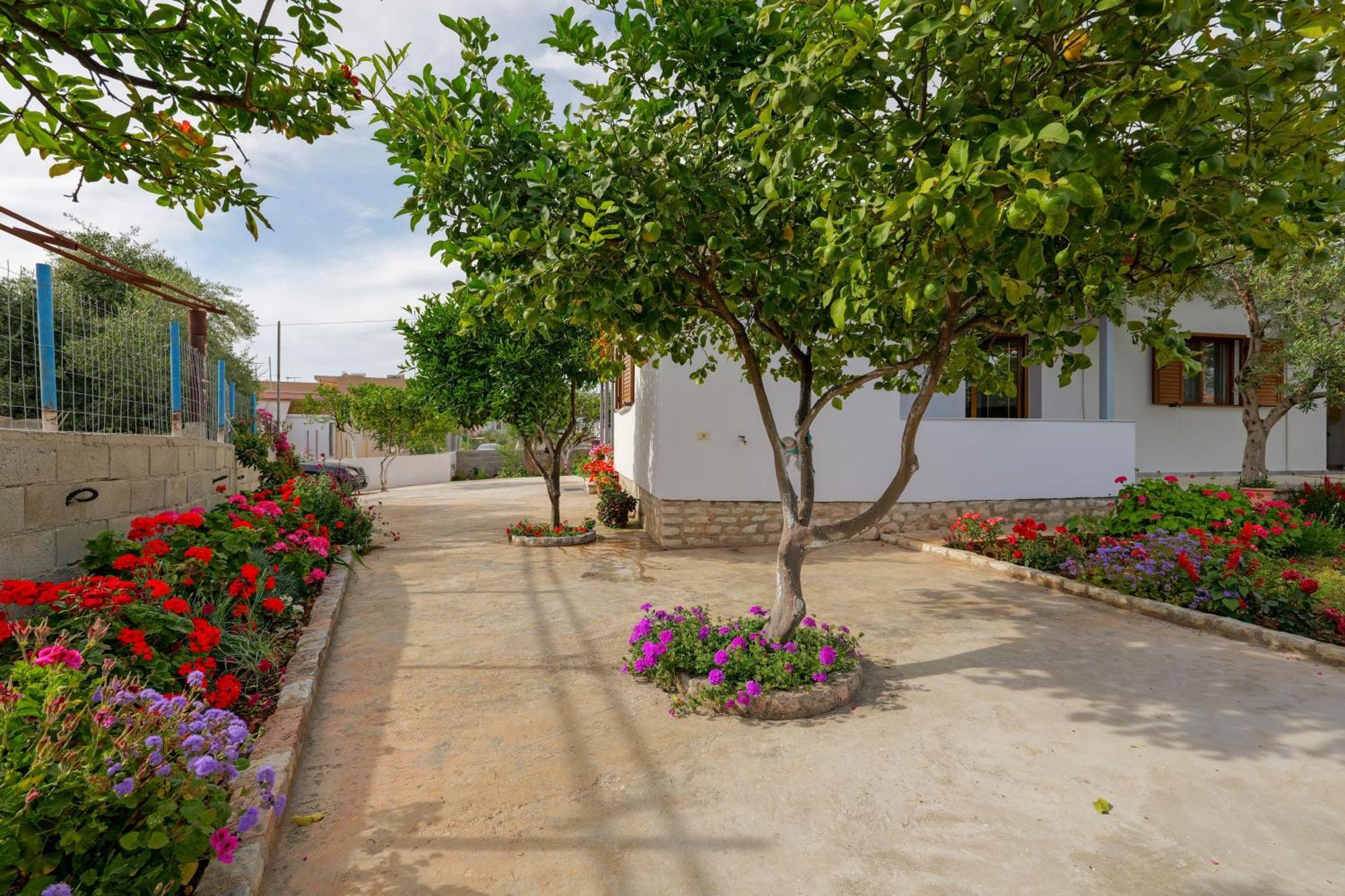 Brahimi Guest House Ksamil Exterior foto